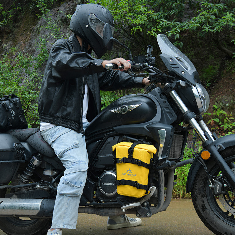 Borsa da moto con protezione a - Motorcycle Crash Bar Waterproof Dry Bag recensione e prezzo